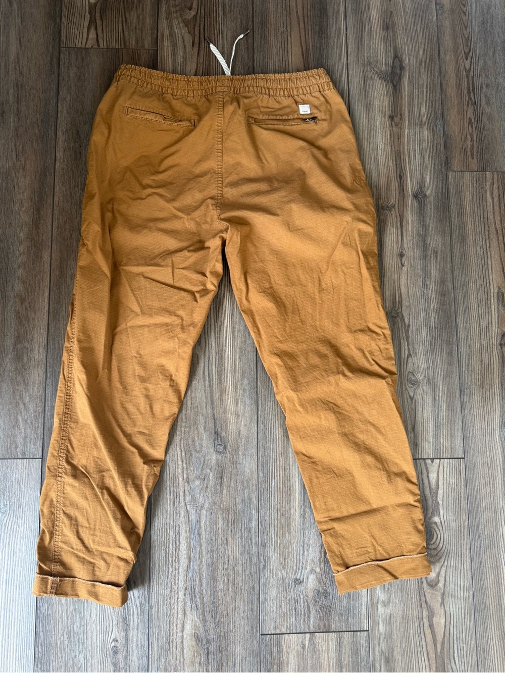 Vuori Cropped Drawstring Ankle Pants in Dark Khaki - Picture 7 of 11